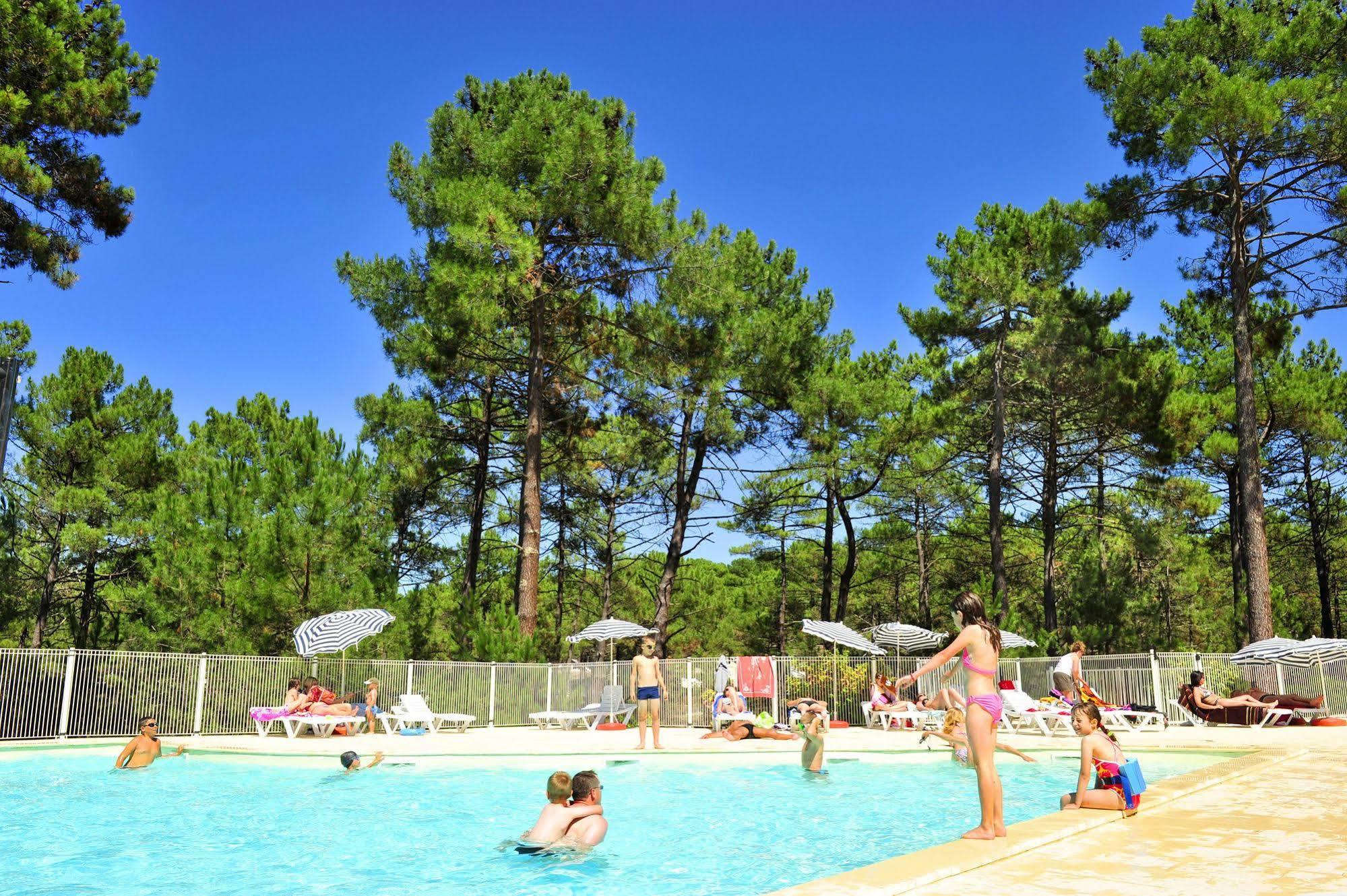 Vtf Les Oyats Sylvadoures Hotel Мойбисон Екстериор снимка